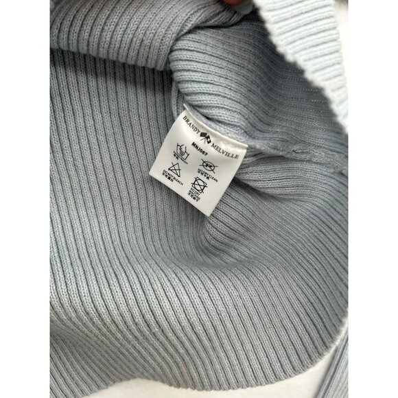 Brandy Melville Light Gray Ribbed V-Neck Cropped Knit Sweater Top #6439 - Picture 4 of 7